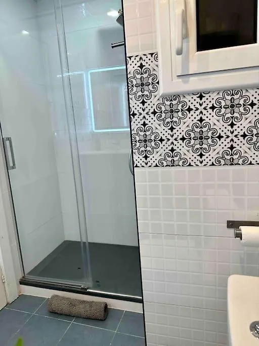 8 Min Walk To The Beach & 10 Min Walk To Convention Centre ! Barcelona Spanien
