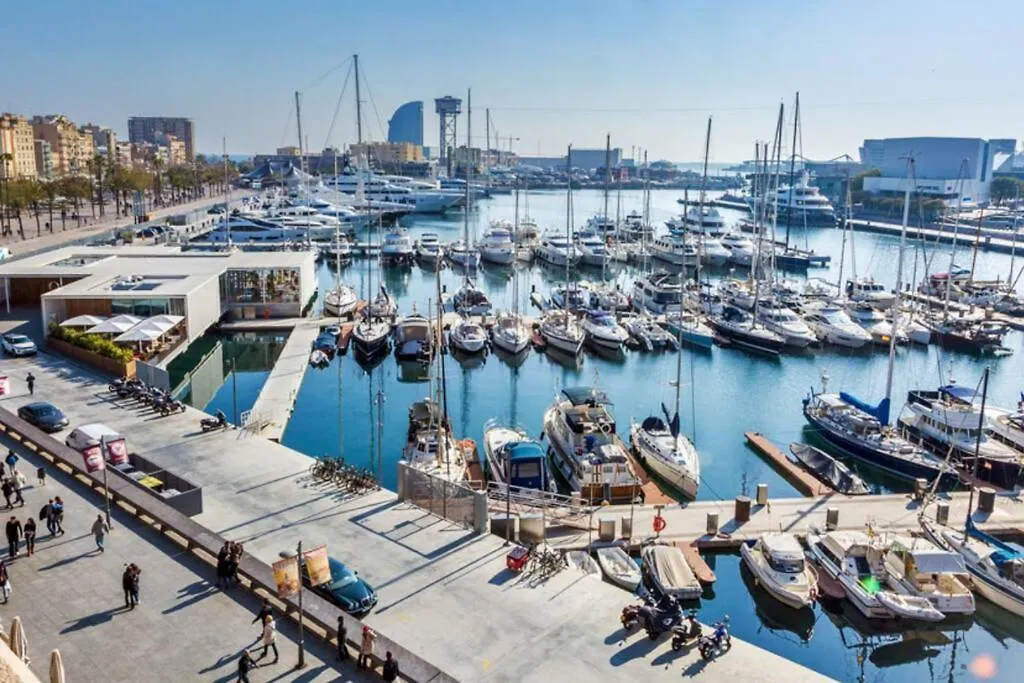 8 Min Walk To The Beach & 10 Min Walk To Convention Centre ! Barcelona