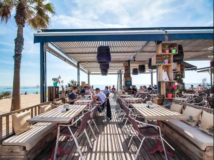 8 Min Walk To The Beach & 10 Min Walk To Convention Centre ! Barcelona 0*,  Spain